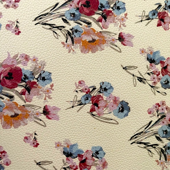 Matilda Jane tablet case with pockets floral pattern - Picture 5 of 6